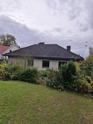 Einfamilien-Bungalow, 145qm Wohfläche,  Terasse mit Süd-West-Ausrichtung auf 991 qm Grundstück