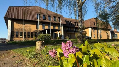 Erstbezug nach Sanierung: Attraktive 1-Raum-Wohnung in Feldberger Seenlandschaft