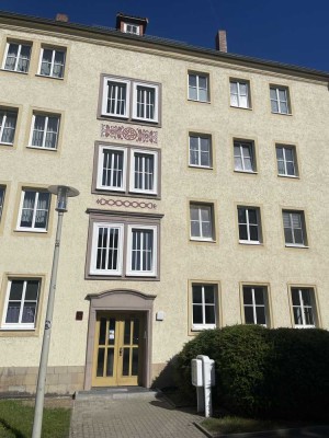 Praktisch geschnittene 4-Raum-Wohnung im Erdgeschoss
