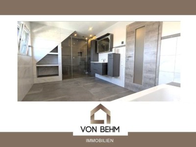 von Behm Immobilien -  Lichtdurchflutete Dachgeschosswohnung mit Ausbaupotenzial
