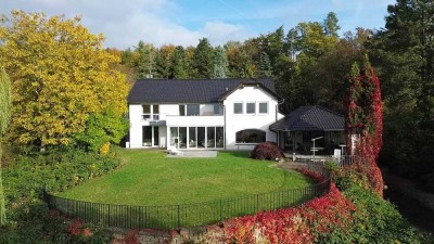 Elegantes Anwesen auf Panoramagrundstück