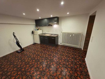Schönes Apartment mit Terrasse und Garten zu vermieten!!