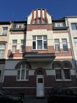 Repräsentatives und bezugsfertiges Stadthaus in ruhiger und exklusiver Lage