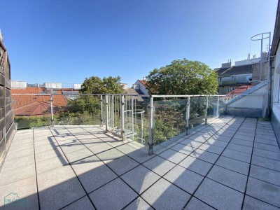 HELLE DACH-MAISONETTE mit TERRASSE und BALKONE