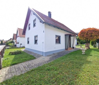 Preiswertes 5-Raum-Einfamilienhaus mit EBK in Osterhofen