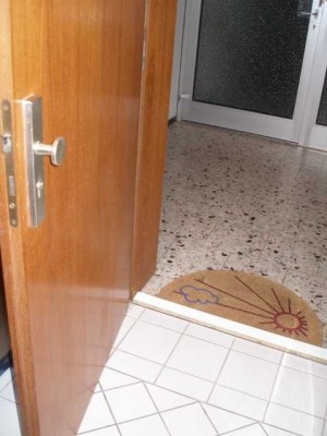 Geschmackvolle Hochparterre-Wohnung mit 1,5 Zimmern, West-Balkon und EBK in Ettlinge