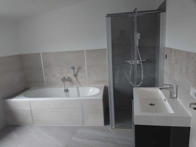 DG.-Wohnung mit 2 Balkonen, Aufzug, Stellplatz & Fußbodenheizung in Magdeburg Stadtfeld