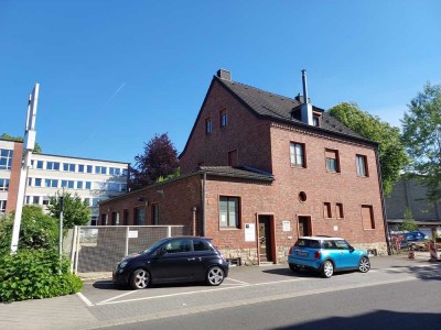 Geräumiges, 12-Zimmer-Mehrfamilien- Generationenhaus in Stolberg (Rheinland)