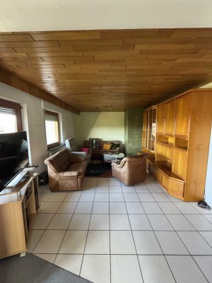 Haus mit großem Baugrundstück – Perfekt für Familien, Investoren und Bauprojekte