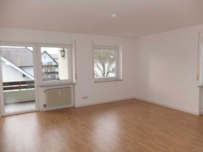 Vermietete 2 Zimmer Wohnung mit Balkon, EBK, Lift, TG