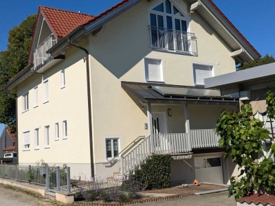 Moderne 4,5-Zimmer Maisonette in Moos mit Garage und Balkon