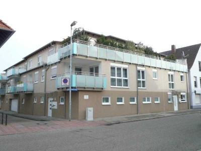 Neuwertige 3-Zimmer-Wohnung mit Balkon und Garage in 76456 Kuppenheim