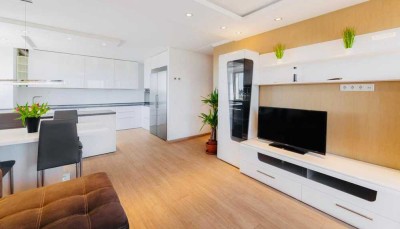 Möblierte 3-Zi Penthouse Wohnung mit Traumblick, Balkon, TG Stellplatz in Mettmann