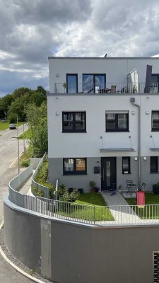 Attraktives und gepflegtes 5-Zimmer-Reihenendhaus mit geh. Innenausstattung und EBK in Plochingen
