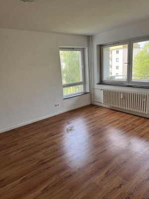 Viel Platz für die Familie! 4-Raum-Wohnung mit EBK in Pinneberg