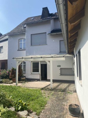 IMAC VERMIETUNG - 2 Fam. Wohnhaus in Weilrod-Hasselbach - ideal für die Großfamilie