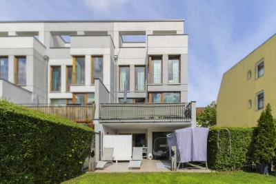 Modernes Reiheneckhaus mit viel Platz für die ganze Familie, fußläufig zum S-Bahnhof