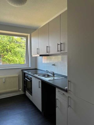 Einziehen und wohlfühlen ! 4- Zimmer-Wohnung mit EBK***