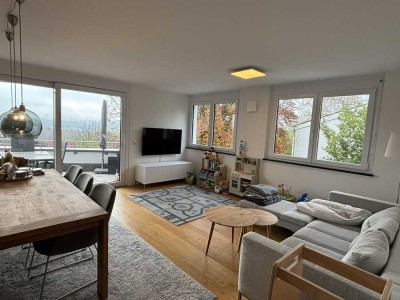 Exklusive 4-Zimmer-Wohnung im Grünen mit traumhaftem Ausblick