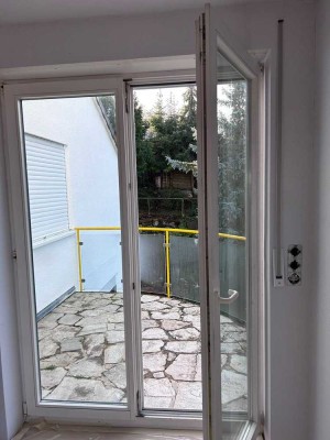 Sonnige, charmante 3 Zimmer Wohnung in 3 Familienhaus