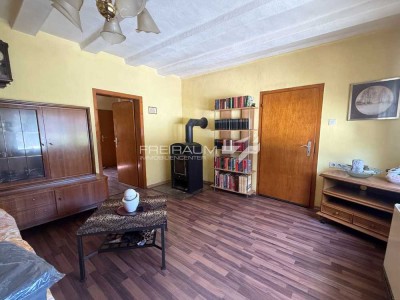 FREIRAUM4 +++ Gemütliche Doppelhaushälfte mit Garage und Garten
