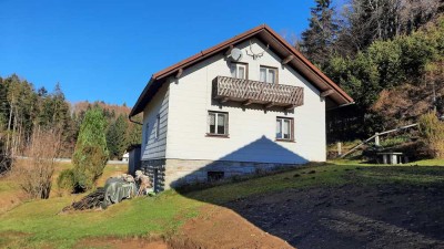 Bei Jandelsbrunn - Uriges Haus am Waldesrand mit neuer Halle für nur 265.000,--