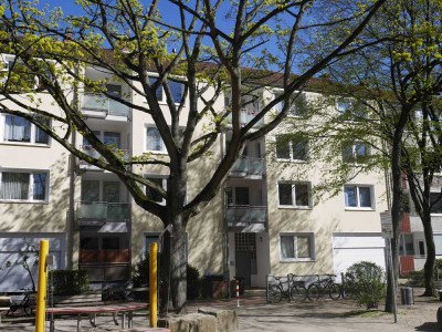 Ansprechende 3-Zimmer-Hochparterre-Wohnung mit gehobener Innenausstattung mit Balkon in Hannover