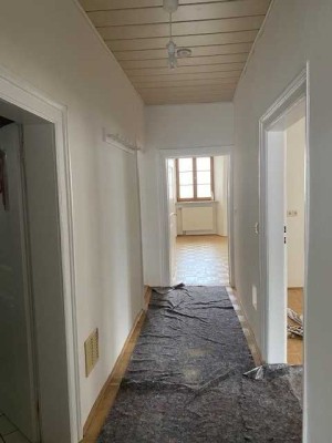 Charmante, frisch renovierte 3-Zimmer-Altbauwohnung (1. OG) in der Neuburger Altstadt