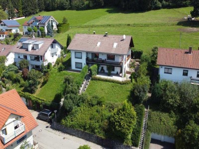 Großes Zweifamilienhaus mit grandiosem Ausblick