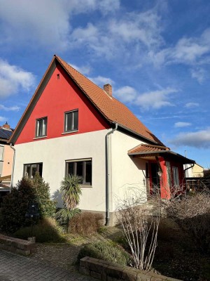 Ansprechendes 5-Zimmer-Einfamilienhaus mit EBK in Lampertheim