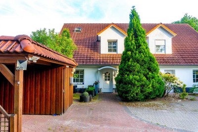 •Charmante Doppelhaushälfte mit Garten - ideal für Familien