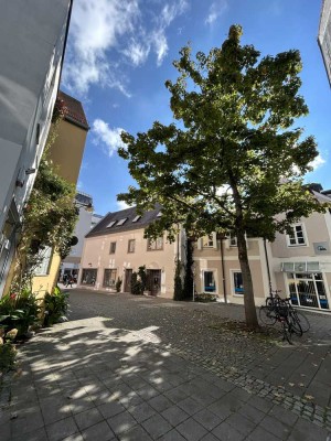 Zauberhafte Maisonette-Altbau-Wohnung 3 ZKB mit Balkon mitten im Zentrum