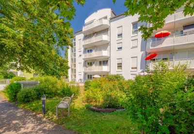 Erstbezug nach Sanierung* 2 RWE * Aufzug * Tageslichtbad * Balkon * zentrale + grüne Lage * TOP