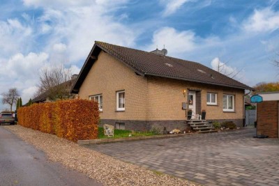 Dornick: Freistehender Bungalow mit Blick ins Grüne