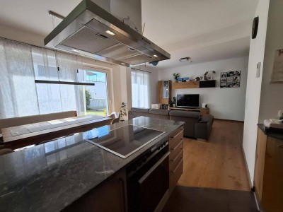 Hochwertige 4-Zimmer-Wohnung mit Garten in Top-Lage / Privatverkauf