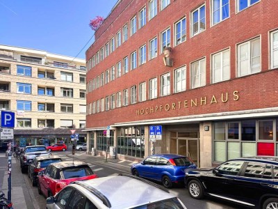 II Bezugsfrei in der Innenstadt II 
Großzügige 3-Zimmer-Whg. + Südbalkon & 2 Bäder **