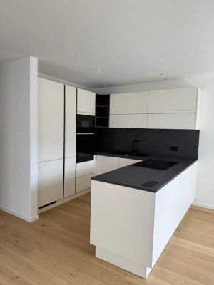 Stilvolle, neuwertige 3,5-Raum-Wohnung mit geh. Innenausstattung mit Balkon und EBK in Neckarsulm