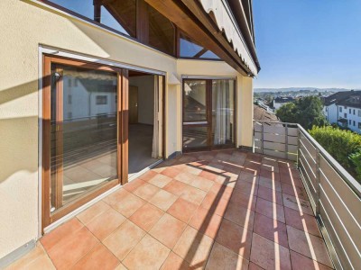 Dachgeschoss-Wohnung 
mit traumhafter Aussicht