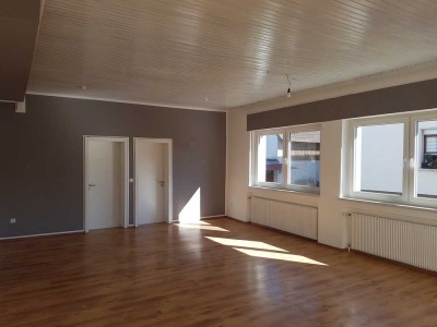 Helle und freundliche 3,5-Zimmer Wohnung mit Einbauküche und Garage in Walzbachtal