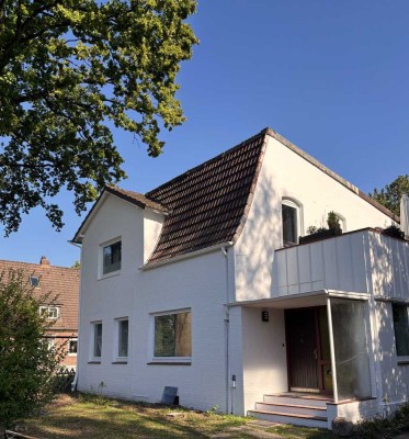 Charmantes Einfamilienhaus mit Einliegerwohnung und großem Garten nahe NOK