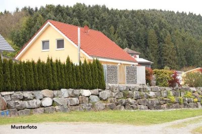 Einfamilien-Doppelhaushälfte mit unterkellerter Garage