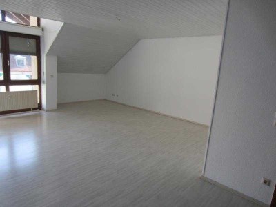 Rastatt schöne 3Zi WHg  neu renoviert , 93qm , TG St. Bj 85, Balkon, ohne Kü