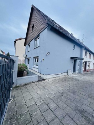 *Reserviert* Frisch renoviertes Einfamilienhaus mit vielseitigem Nebengebäude –  in Rodgau-Ddh