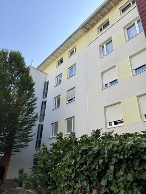 Schöne Erdgeschosswohnung mit Terrasse und Garten in ruhiger Lage