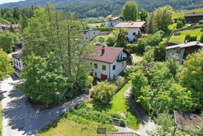226 Immobilien: Sanierungsbedürftiges Haus in leichter Hanglage am Starkenbühel in 6073 SISTRANS