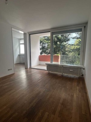 Toll geschnittene 2,5 Zimmerwohnung in Uninähe