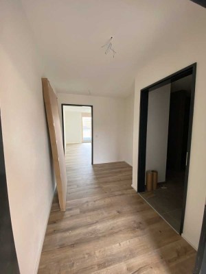 Hübsches und modernes 1 Zi App mit Einbauküche,++Balkon++PKW Stellplatz