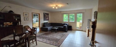 Schöne ruhige  Dach-Wohnung, gute Verkehrsanbindung, ca. 5 km bis Bergisch Gladbach