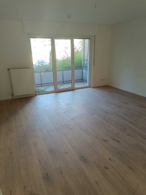 Berliner Straße 22, schöne helle 4 Zimmerwohnung im EG mit Balkon