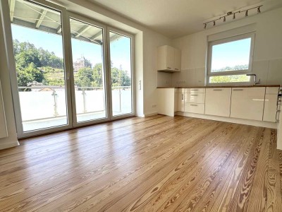 Neu sanierte exklusive Wohnung inkl. EBK und Balkon